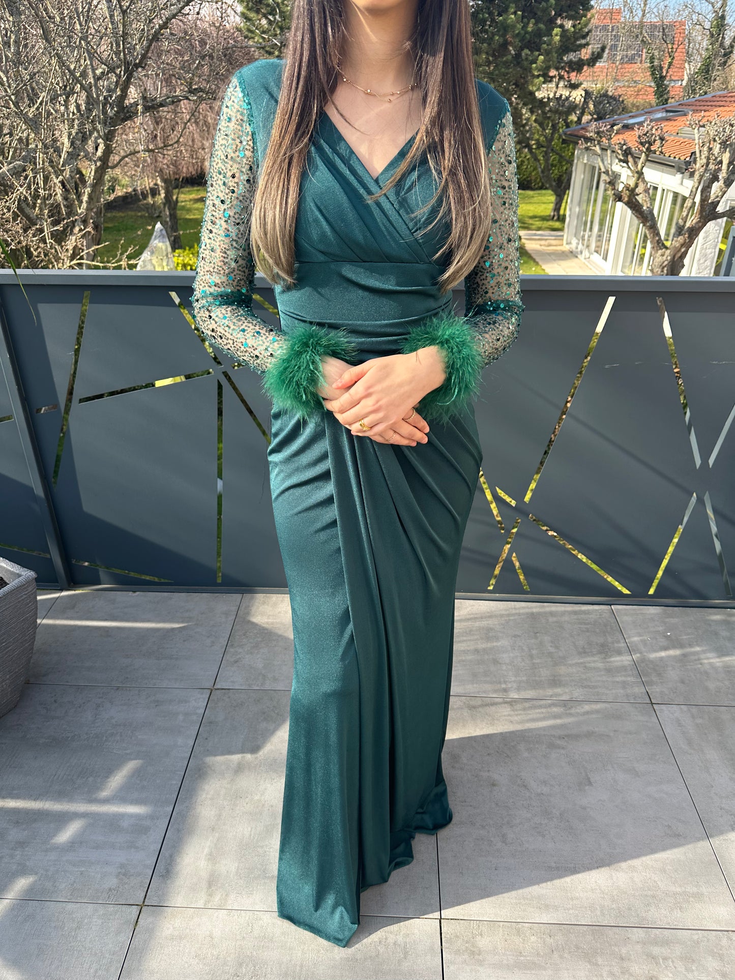 Robe longue verte manche perlée
