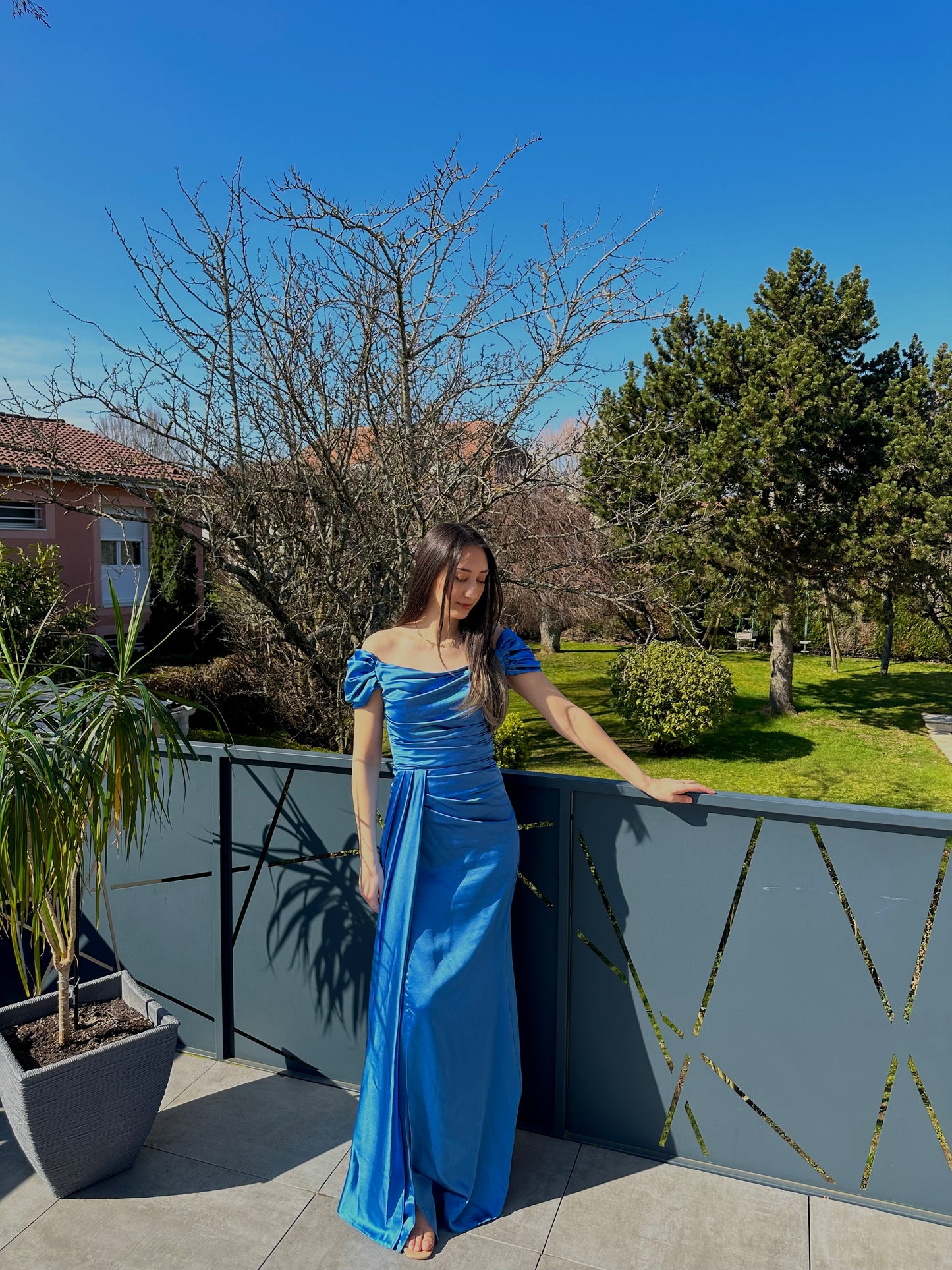 Robe longue bleu satin