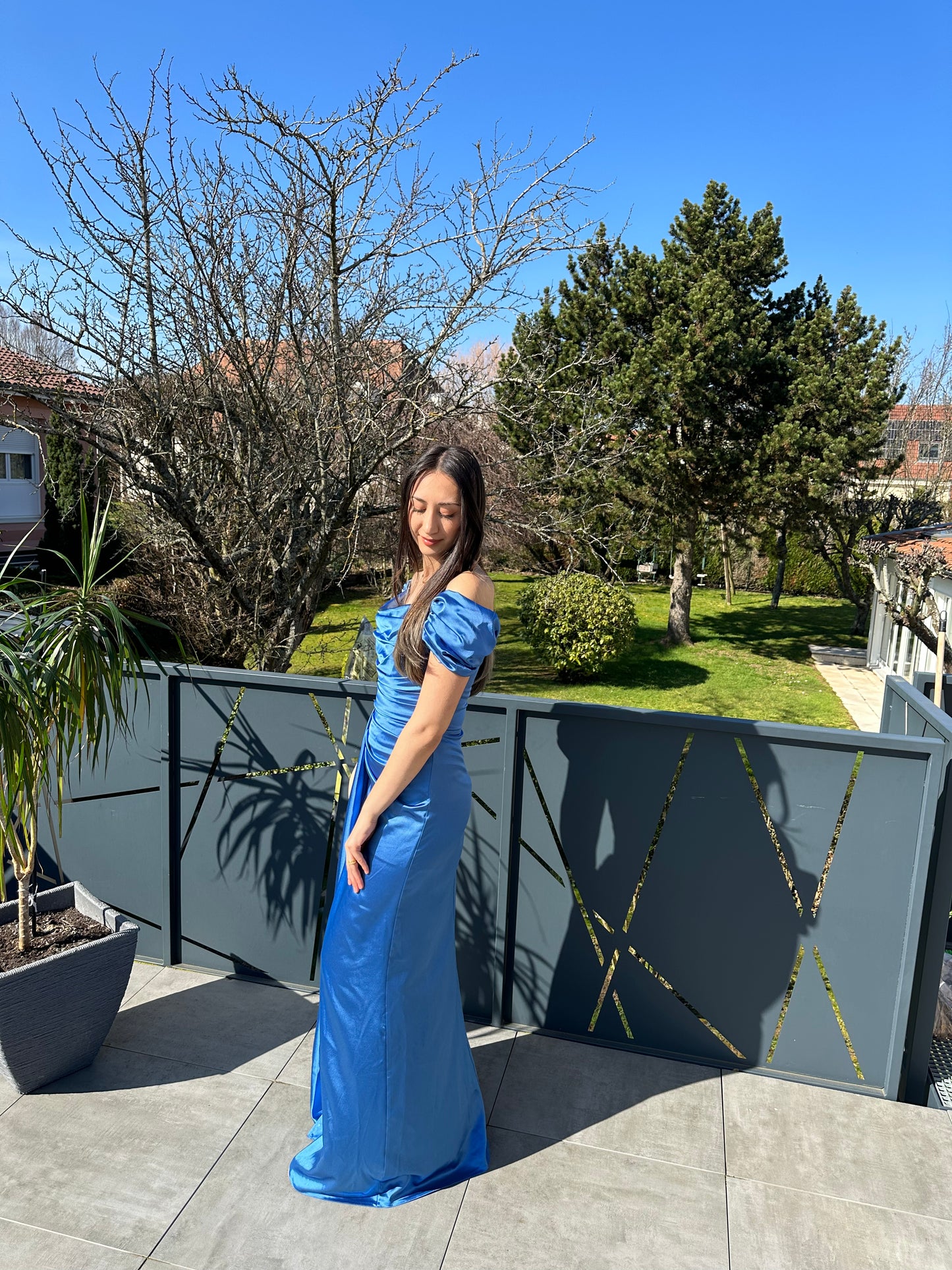 Robe longue bleu satin