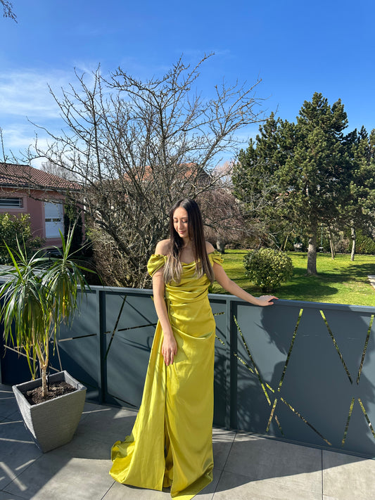 Robe longue satin vert pistache