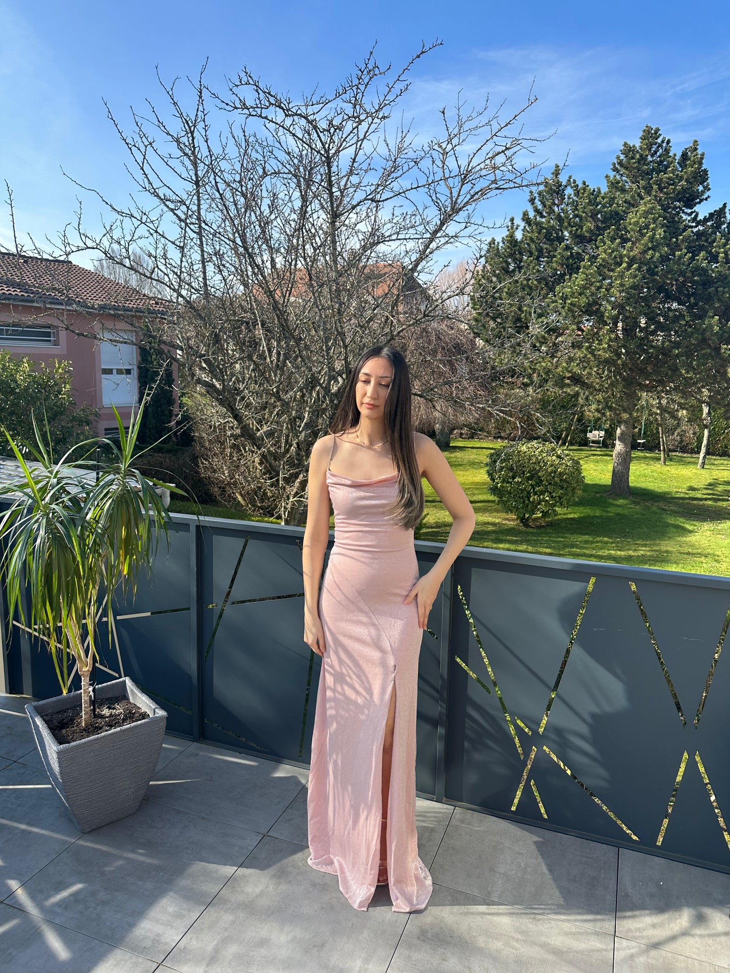Robe longue rose à paillettes