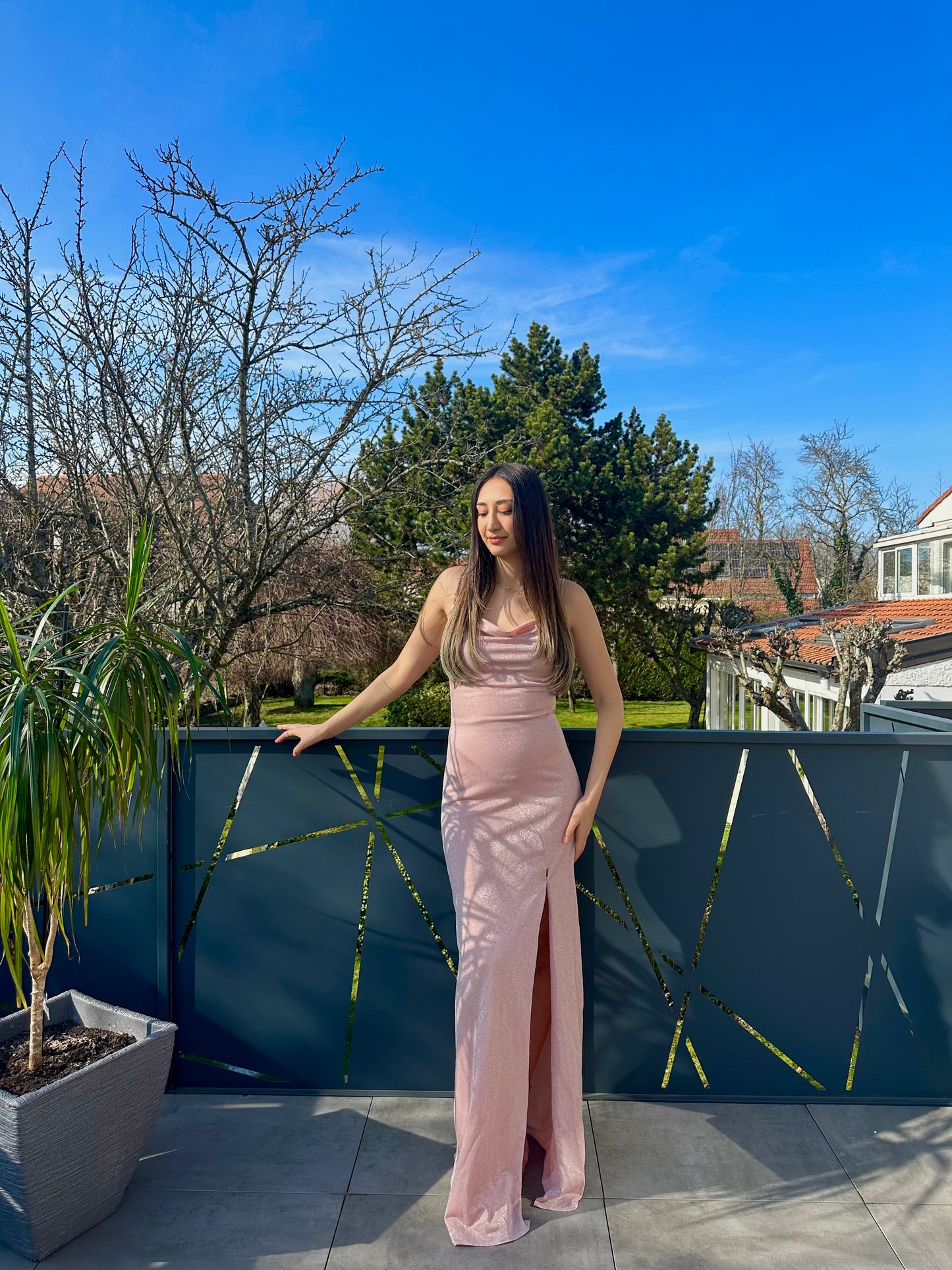 Robe longue rose à paillettes